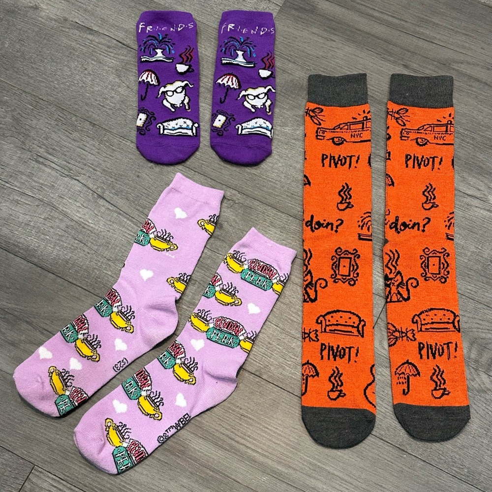 3 pairs of women’s Friends socks